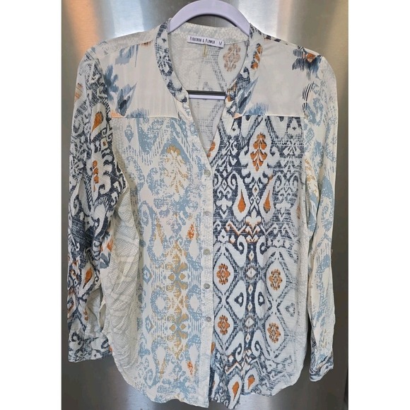 figueroa & flower Tops - Figueroa & Flower M Button Up Roll Tab Blouse Tribal Snakeskin Floral Collared